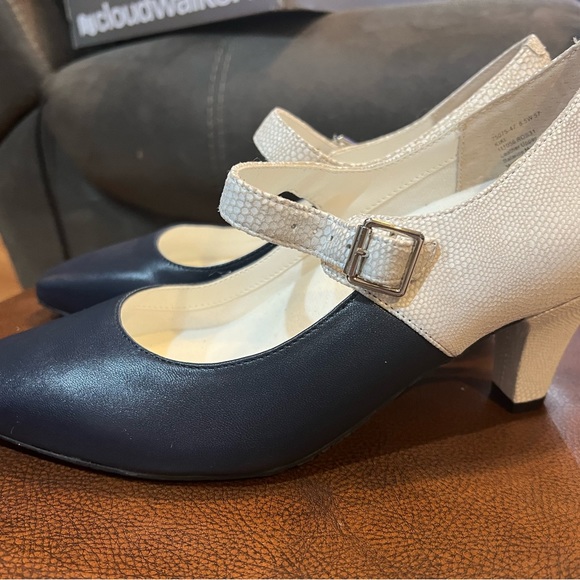 Ros Hommerson Navy and White Mary Jane pumps - Picture 4 of 9